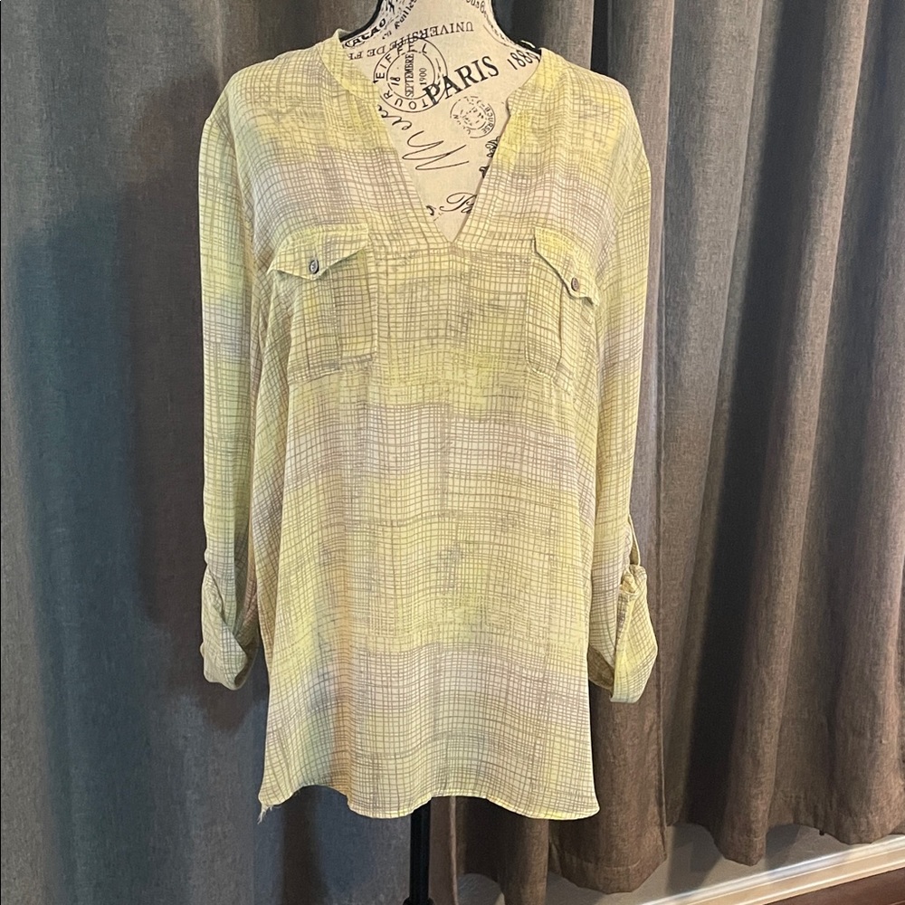 Relaxed Sheer Yellow Grey Relaxed Fit Plaid V-Neck Tunic with Roll-Tab Sleeves